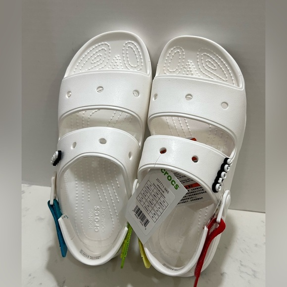 CROCS White Sandals with Adjustable Straps and Ventilation - Picture 8 of 14